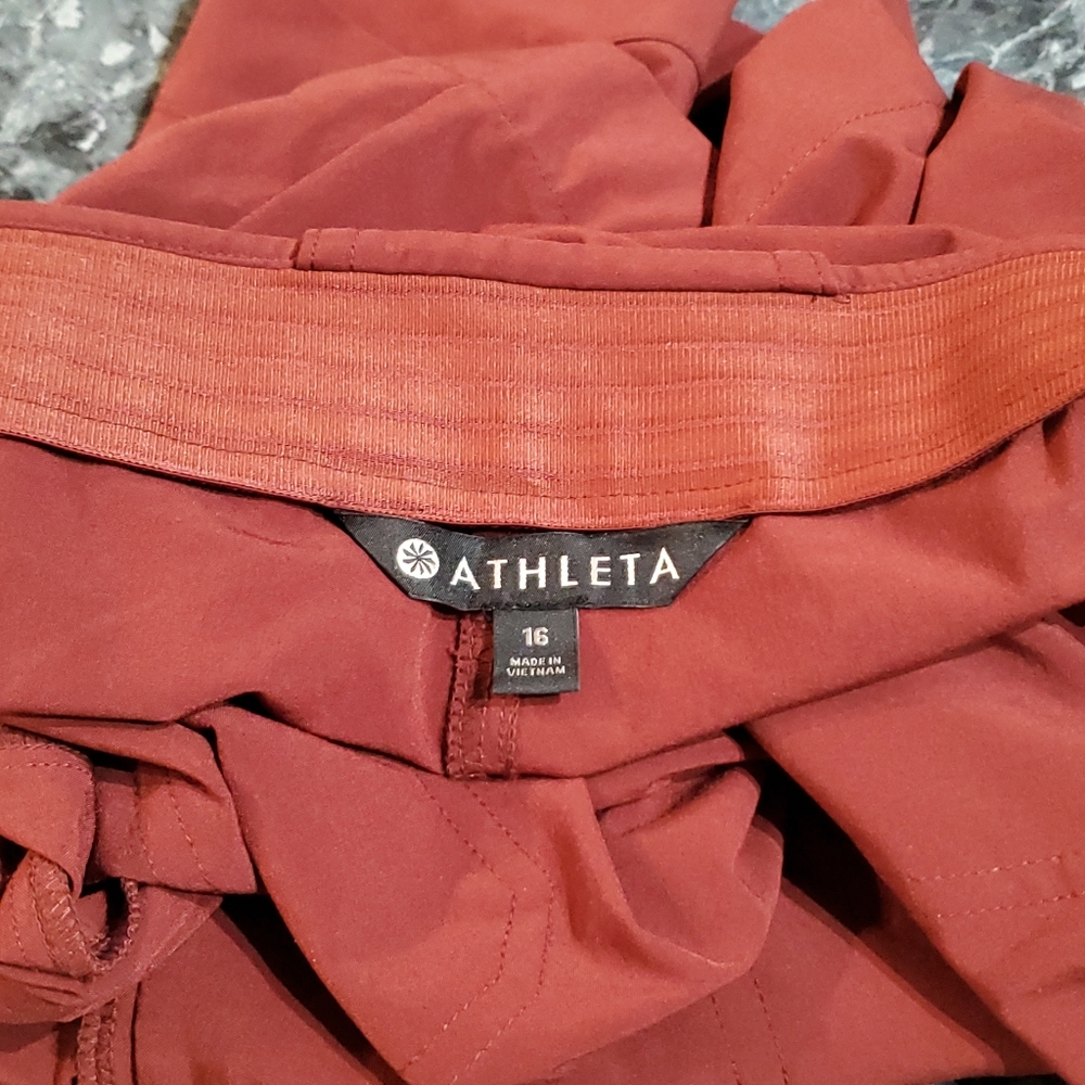 Athleta Tribeca Utility Short in Dried Cinnamon, Size 16 - Picture 4 of 9